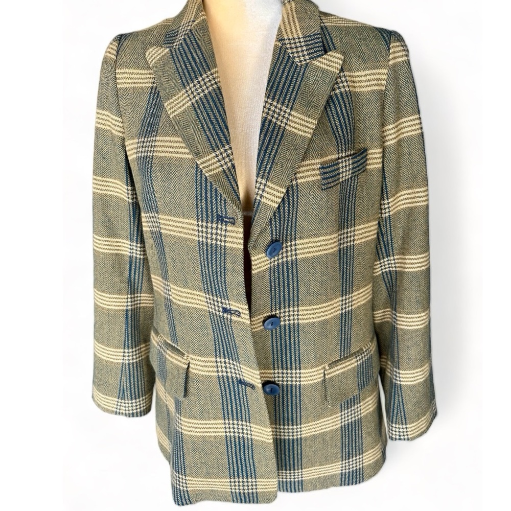 NWOT Daniel Rainn Plaid Blazer Button Front
Size Small - Picture 7 of 11